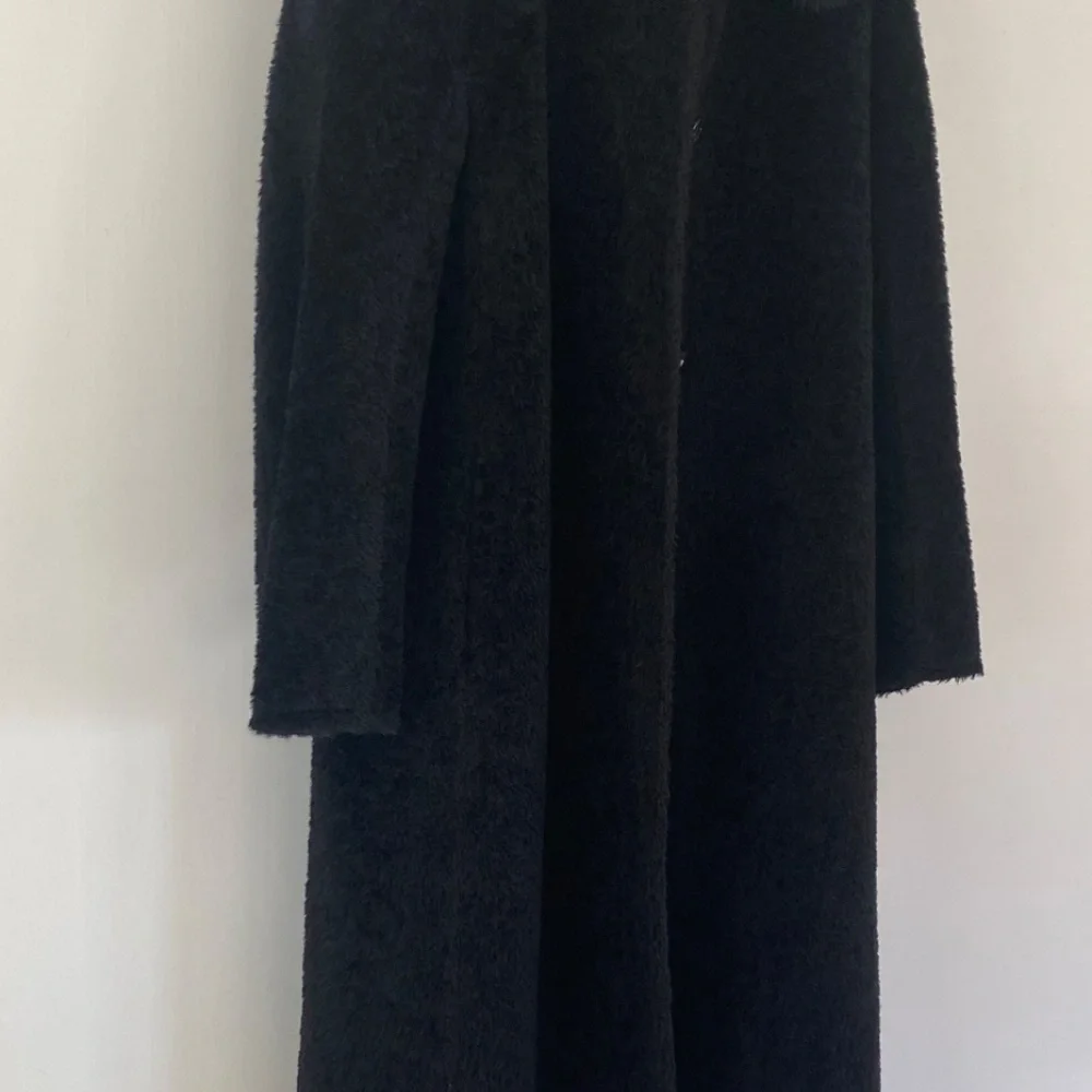 MAX MARA Luxurious Alpaca Faux Fur Coat - Picture 8 of 9